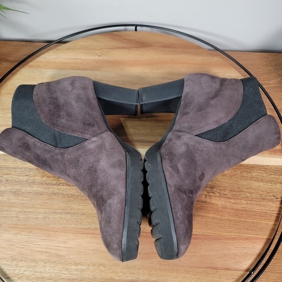 Sacha London Suede Booties with Heels Slip on Chelsea Boots Size 7.5 - Picture 10 of 15